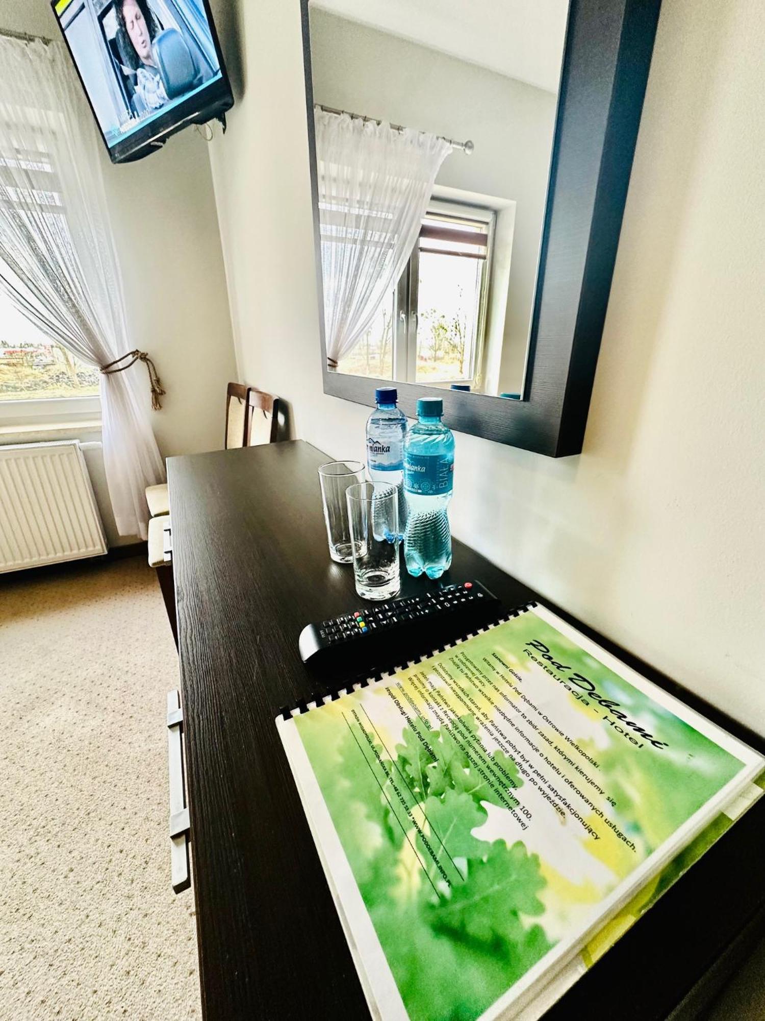 אוסטרוב וילקופולסקי Hotel Pod Debami מראה חיצוני תמונה